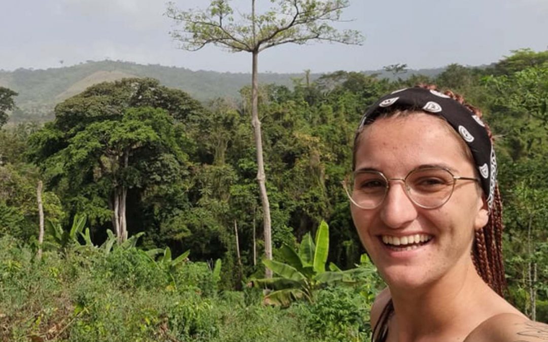 Audrey Reynaud, alumna de Fisioterapia, realiza sus prácticas en Togo