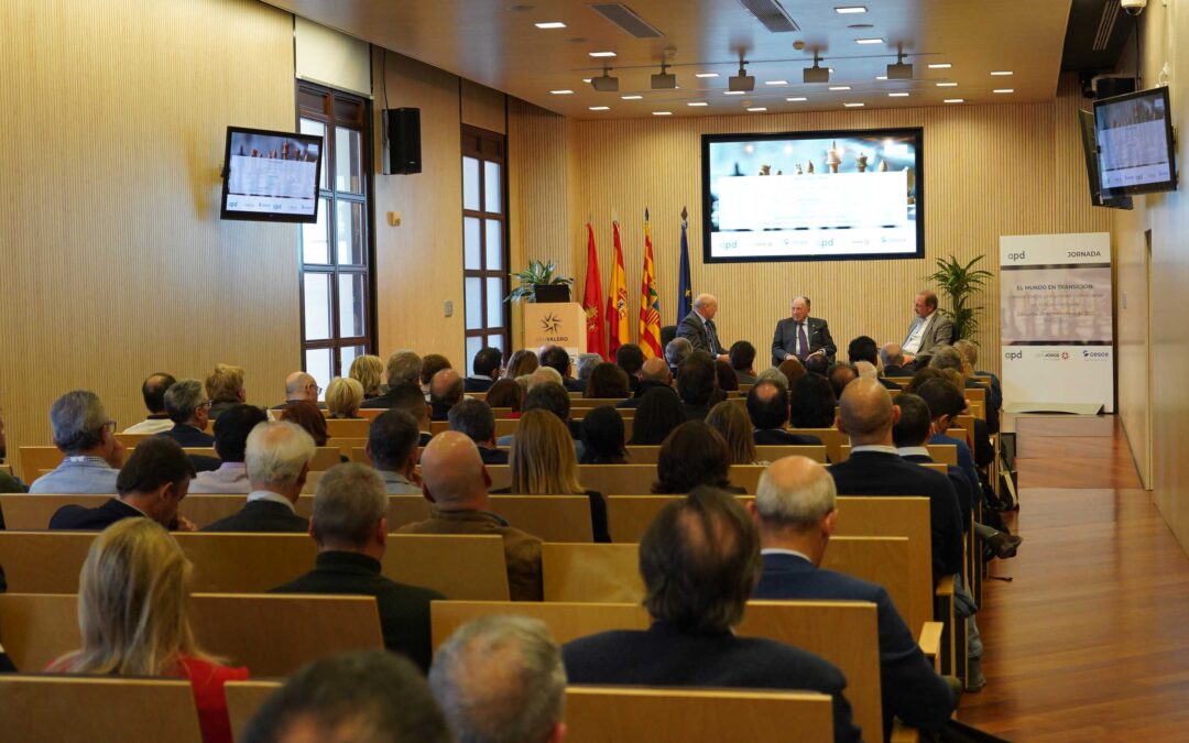 El Grupo San Valero acoge una jornada sobre geoestrategia y relaciones comerciales organizada por APD, la USJ y Cesce