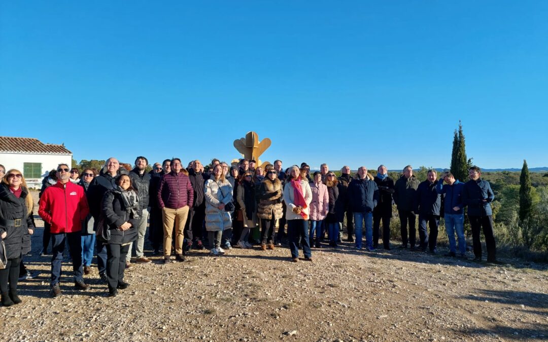 Representantes  de más de 60 empresas que ya han colaborado con El Bosque de los  Zaragozanos se reúnen en un acto de agradecimiento en Peñaflor