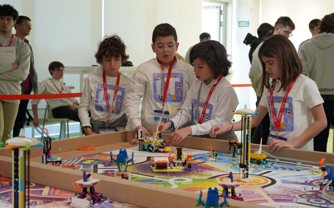 El equipo LEGODIMA del Colegio Divino Maestro de Logroño gana la First Lego League de Aragón y La Rioja