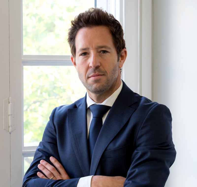 Coordinador del Título en Derecho Público Daniel Serna