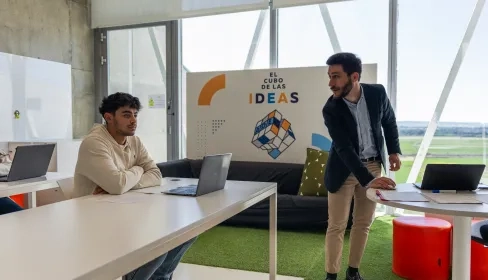 Apoyo y fomento de emprendedores