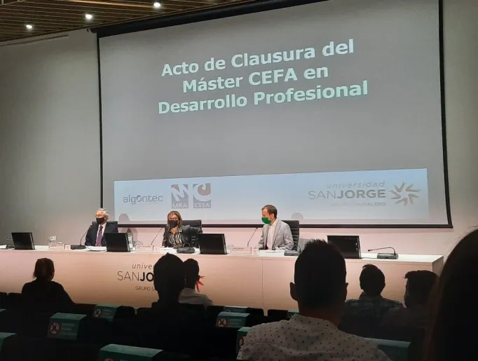 La Universidad San Jorge celebra el acto de clausura del Máster CEFA en Desarrollo profesional