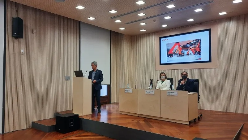 La primera sesión de las jornadas “Tendencias tecnológicas en la empresa” trata la robótica en el ámbito sanitario e industrial