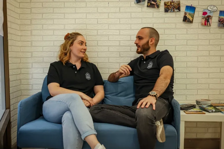 Los antiguos alumnos Cristina Berrocal y Gonzalo Gámiz crean Oniria Studios, una compañía especializada en desarrollo de software que en su primer año ha facturado 150.000€