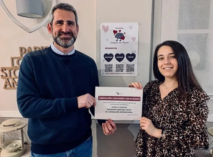 La egresada Marta Laclériga funda la asociación sin ánimo de lucro Corazones con razones