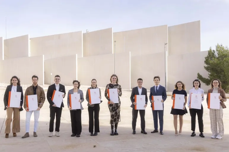 Los Premios Extraordinarios de Grado de la USJ reconocen la excelencia de los 14 estudiantes con los mejores expedientes de la promoción 2024
