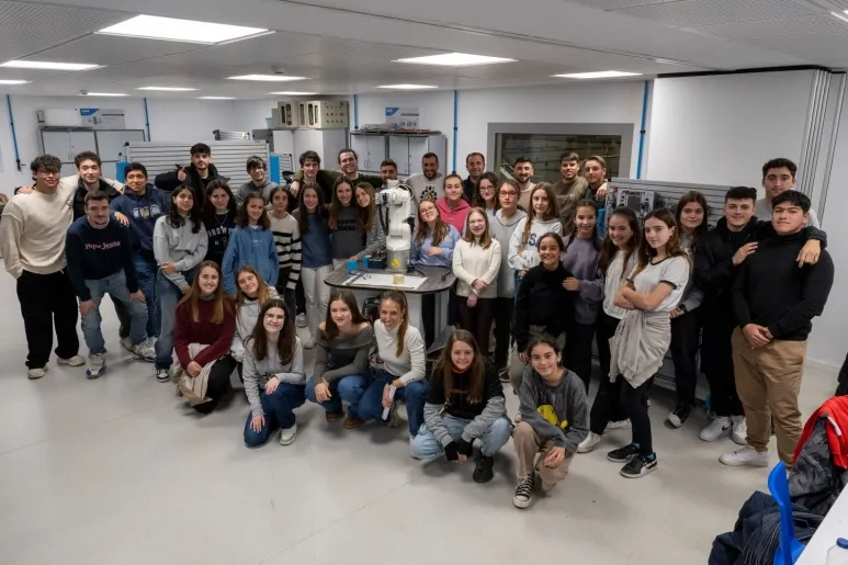 Más de 100 alumnas de 16 centros educativos descubren cómo la tecnología es clave para resolver problemas reales gracias al proyecto STEM Talent Girl 