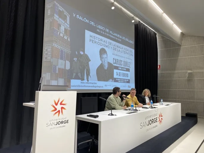 Carlos Quílez desvela en la USJ los misterios de la profesión del periodismo en 'Historias de la mala vida, del periodismo y de la literatura'