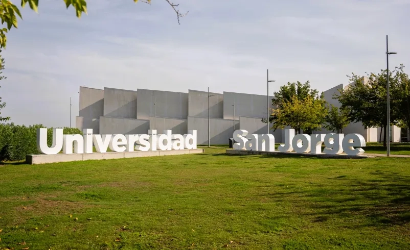 La Universidad San Jorge otorga su Medalla de Oro a las Cortes de Aragón, la institución que aprobó su creación hace 20 años
