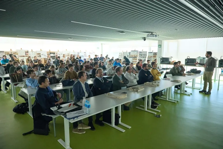 Empresas, profesionales y estudiantes comparten experiencias en el XIII Encuentro Empresas USJ Connecta