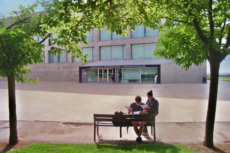  La Universidad San Jorge presenta un nuevo proyecto de servicio comunitario dirigido al apoyo, acompañamiento y asistencia jurídica a personas en situación de vulnerabilidad 