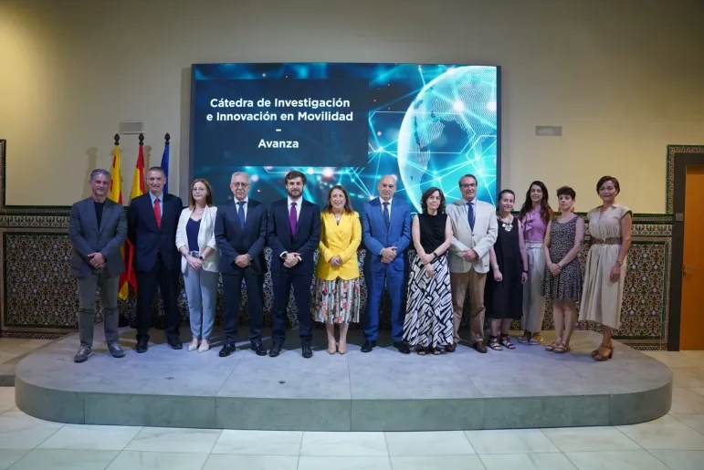 La Universidad San Jorge y AVANZA firman una cátedra de investigación para impulsar el transporte sostenible y mejorar la movilidad urbana