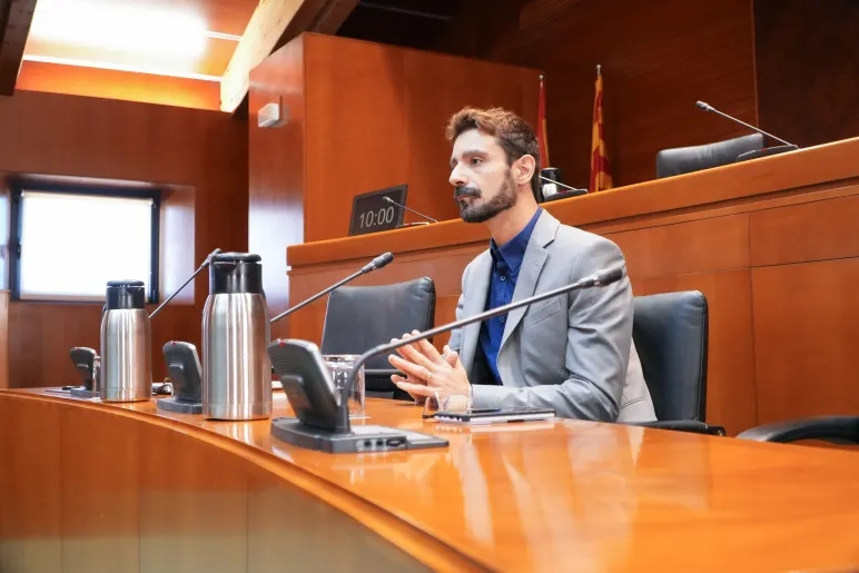 El director del grado en Diseño y Desarrollo de Videojuegos, Daniel Blasco, comparece en las Cortes para contribuir a la protección de los jóvenes frente al impacto de la tecnología