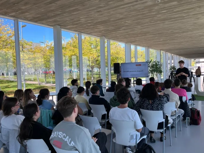 Daniel Sanjuán, fisioterapeuta y docente de la USJ, abre el ciclo de conferencias Life Skills Academy del curso 25-26