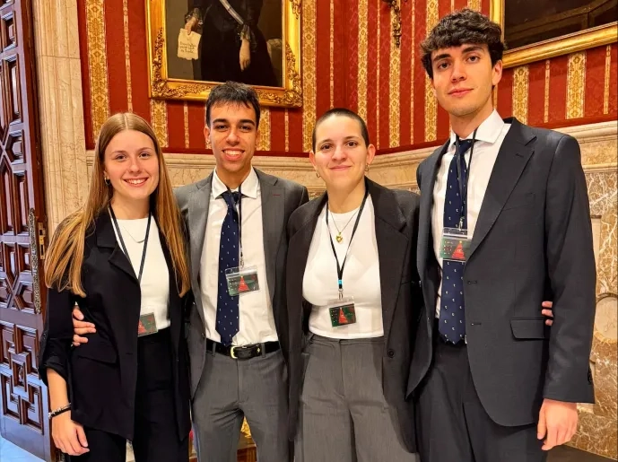 El Club de Debate USJ participa en el II Torneo Nacional de Debate Persán