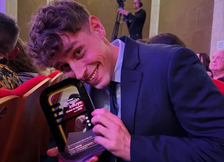 El profesor Daniel Sanjuán, premiado en los Premios Aragón Influye por su divulgación científica