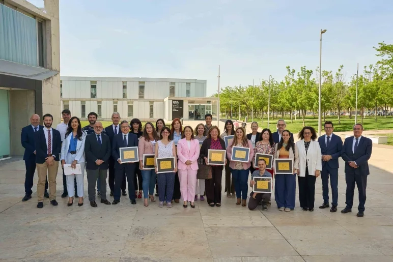 La Universidad San Jorge rinde homenaje a los trabajadores que cumplen una década y reconoce a los profesionales jubilados 