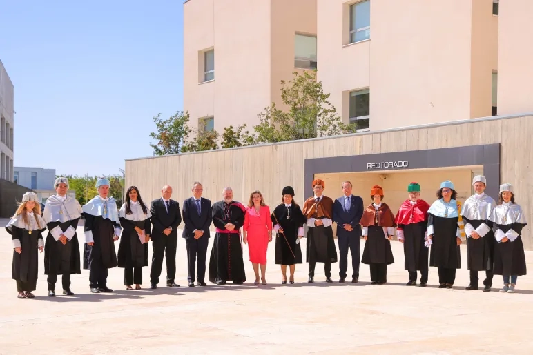 La Universidad San Jorge celebra su acto solemne de Apertura del curso 2024-2025 e inviste a sus nuevos doctores