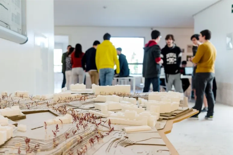 Alejandra Herrera, alumna de Arquitectura, gana el concurso de Arquitectura Efímera del Colegio de Arquitectos de Aragón