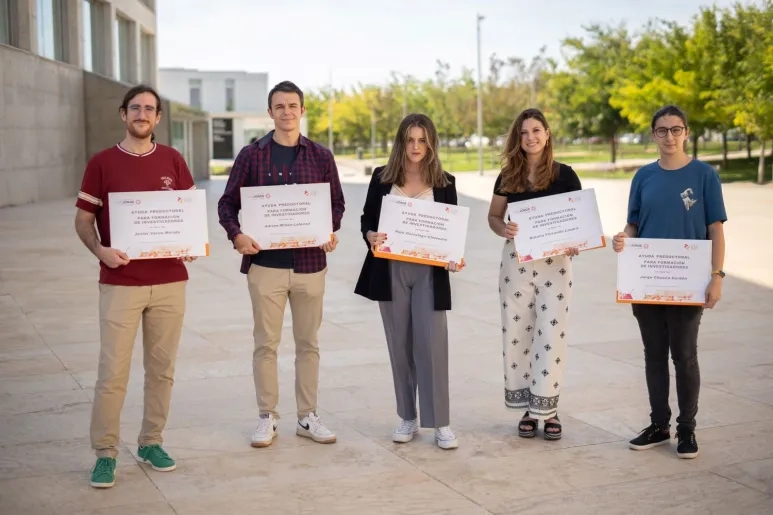La USJ entrega las 'Ayudas de investigación Industrias Químicas del Ebro' por la calidad del trabajo de los investigadores en el ámbito farmacéutico y de desarrollo de software