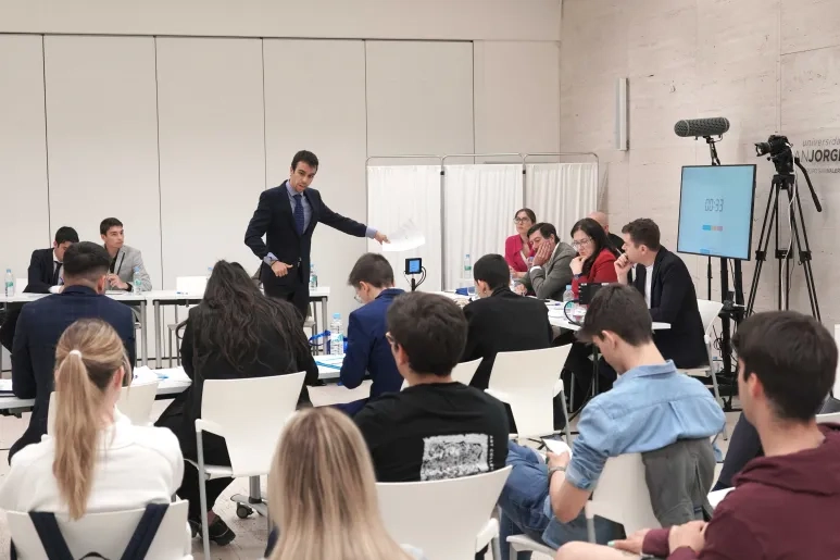 Los beneficios de la Inteligencia Artificial, protagonistas de la cuarta Liga de Debate de la Universidad San Jorge