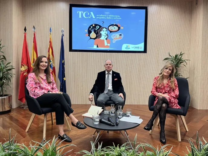 Los trastornos de la conducta alimentaria han aumentado en torno a un 30%, se han visto potenciados por las redes sociales y en su recuperación la familia juega un papel fundamental
