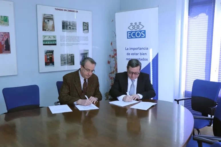 La USJ firma un convenio con ECOS para formar a directivos del comercio en transformación digital
