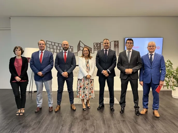La Universidad San Jorge y Banco Santander ofrecerán becas para favorecer el acceso a la universidad, la movilidad académica, el emprendimiento y la empleabilidad
