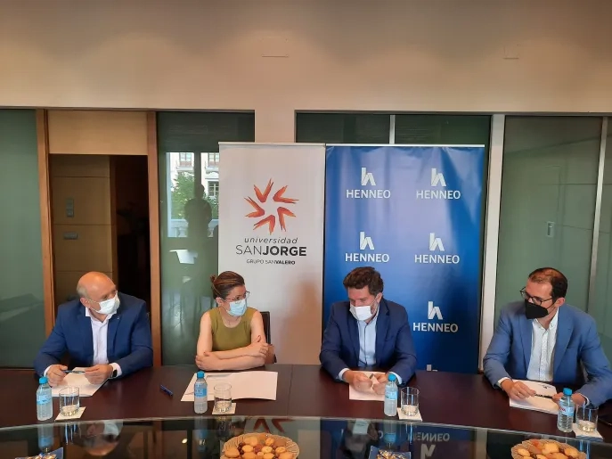 Grupo Henneo e Hiberus Tecnología se suman al grupo de empresas que colaborarán con la Universidad San Jorge en la formación de directivos y emprendedores de Aragón