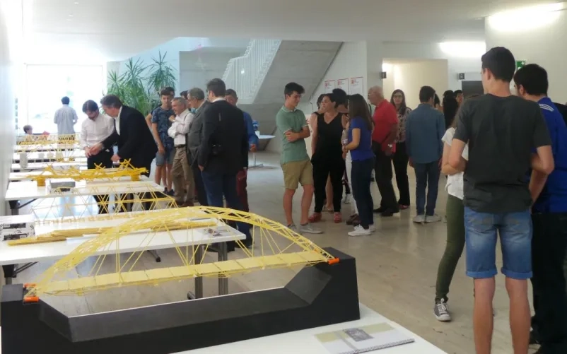 El concurso del grado en Arquitectura “Construye un puente hacia tu futuro” impulsa la creatividad de alumnos de centros escolares