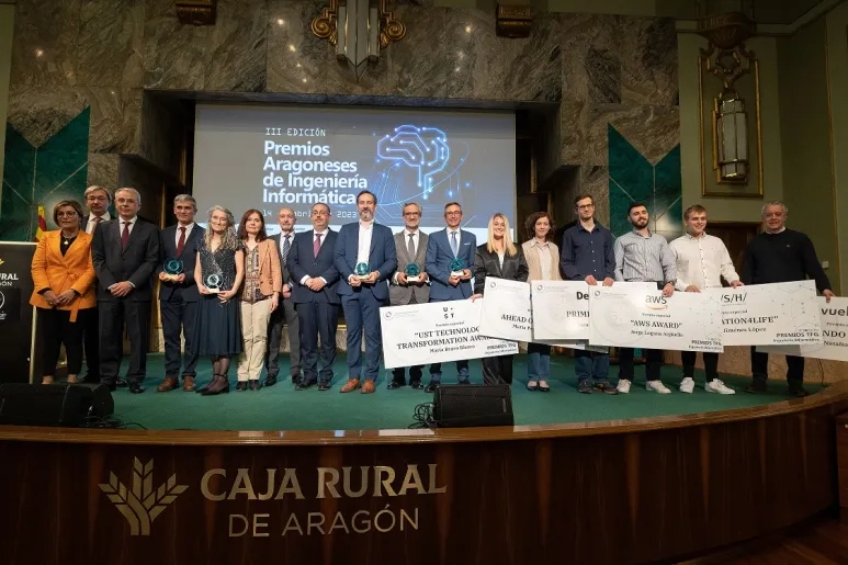 María Bravo, egresada de Ingeniería Informática y actual alumna de Bioinformática, gana el premio “UST Technology Transformation Awards” en los Premios Aragoneses de Ingeniería Informática