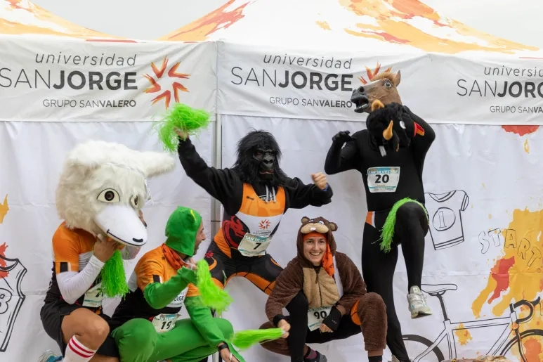 La San Silvestre USJ llena el campus de disfraces un año más