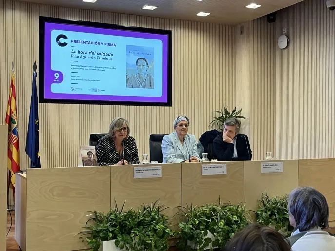Pilar Aguarón Ezpeleta presenta su libro La hora del soldado, de Ediciones USJ y Sibirana Ediciones