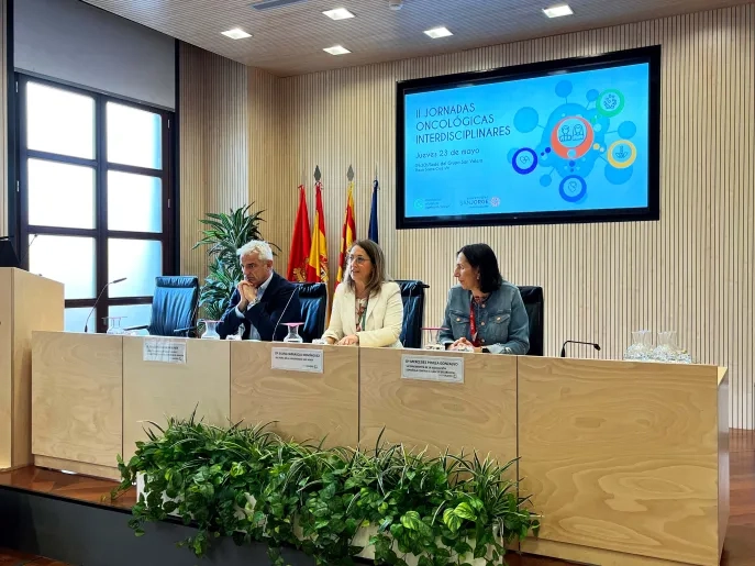 Más de 15 profesionales comparten conocimiento sobre el abordaje del cáncer desde diversas disciplinas, como la medicina, la farmacia, la fisioterapia, el trabajo social o la psicología
