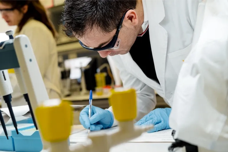 El máster oficial en Investigación en Ciencias de la Salud forma al alumno para potenciar la promoción de la salud y la comunicación de sus hallazgos