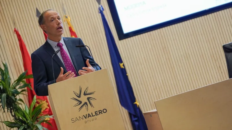 Francesc Torralba Roselló analiza los riesgos y beneficios de modificar al ser humano a través de la tecnología en la primera ponencia del ciclo “¿Un futuro humano?”