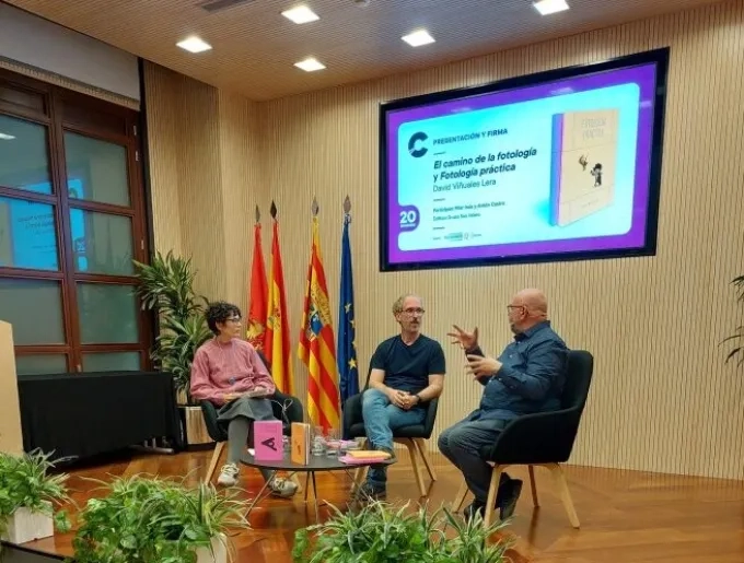 La Universidad San Jorge presenta dos nuevos títulos de Ediciones USJ: 'El camino de la fotología' y 'Fotología práctica', de David Viñuales