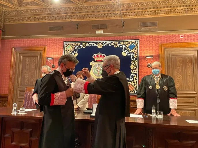 El director del grado en Derecho de la USJ, Rafael Bernad, ingresa en la Academia Aragonesa de Jurisprudencia y Legislación