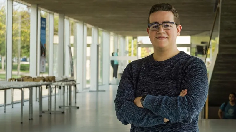 El proyecto educativo Sanador Films, del que forma parte el egresado e investigador de la USJ Samuel Navarro, finalista en los Premios Mentes AMI de la Fundación Atresmedia