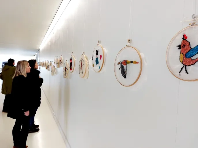 La Universidad San Jorge inaugura la exposición ‘Yo bordo’ que incluye obras creadas en Fundación Rey Ardid