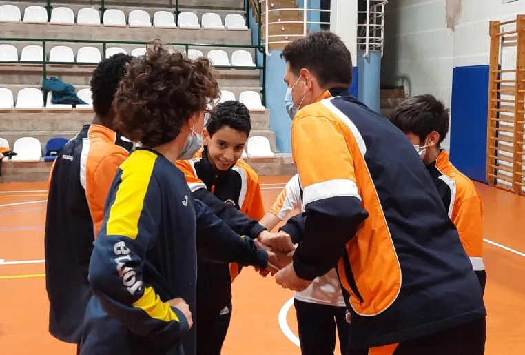 El grado en CCAFD fomenta la actividad física en cinco centros escolares gracias al reto Antorcha USJ