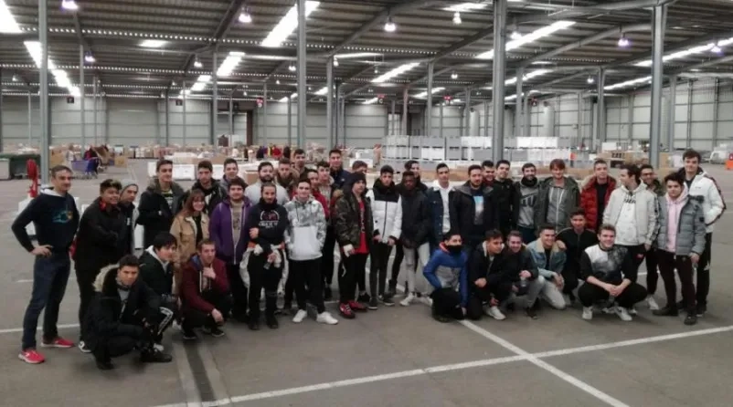 300 voluntarios de Grupo San Valero colaboran en la Gran Recogida de Banco de Alimentos de Zaragoza