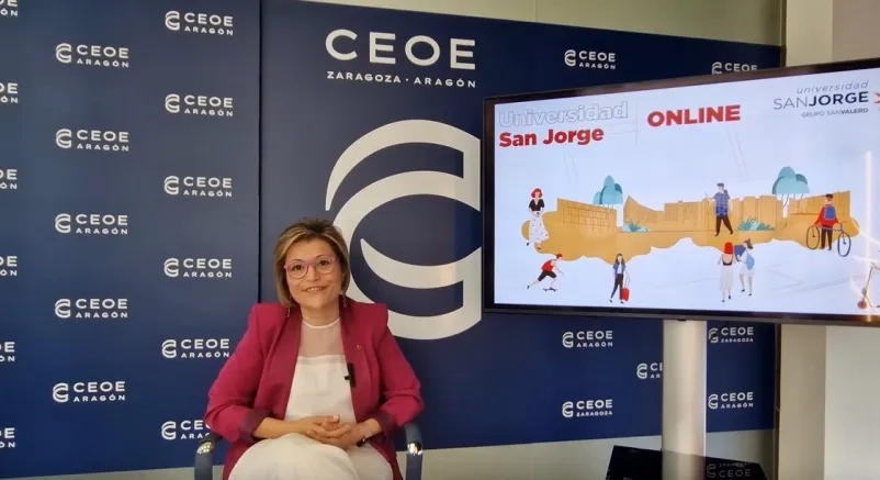 Berta Sáez presenta en el canal de YouTube de CEOE Aragón la oferta de formación online de la USJ