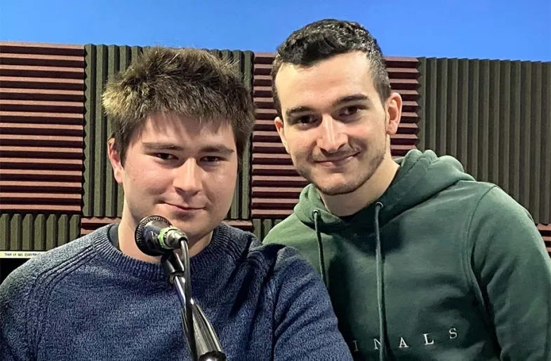Eduardo Pérez, alumni de Comunicación Audiovisual, crea, junto con Javier Hernández, la ficción sonora “Maldita Suerte - ¡El Musical!”