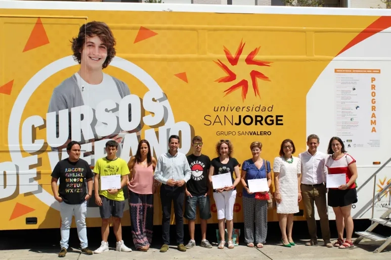 Los alumnos de los cursos de verano de Arnedo reciben sus diplomas