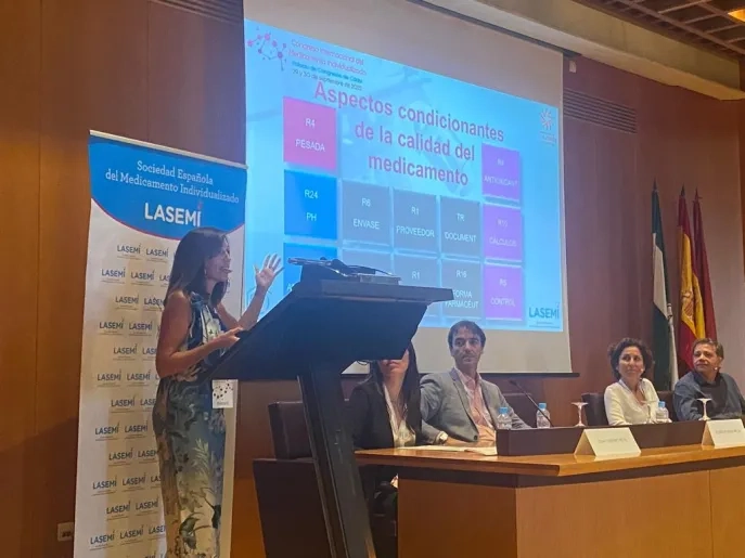 Investigadores del grupo PACMI de la USJ alcanzan el tercer premio a las “Mejores Comunicaciones Científicas” en el Congreso Internacional del Medicamento Individualizado