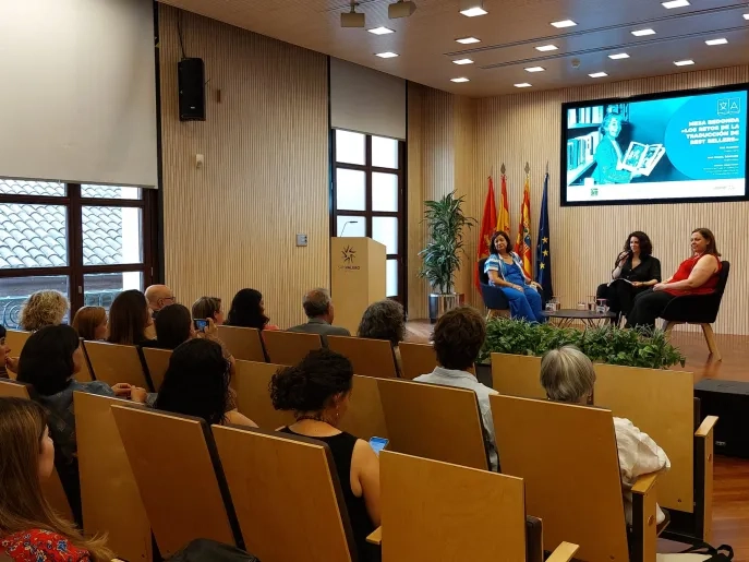 Traductores de las obras de Ken Follett, Stephen King y Gabriel García Márquez participan en el II Seminario de Investigación en Traducción Literaria Aurora Bernárdez