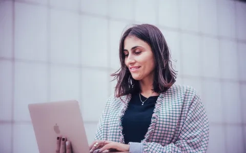 Ana Castrillo, egresada de la USJ, crea Agencia Soto, una agencia de publicidad especializada en nuevas tecnologías orientadas a resultados