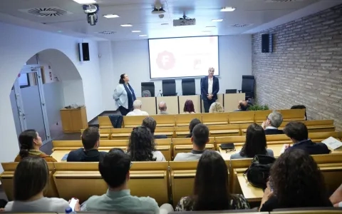 Cristina Gallart, de Fibrin, comparte con los alumnos del Máster en Dirección y Gestión de Empresas de la USJ en qué consiste el liderazgo sistémico de su organización 